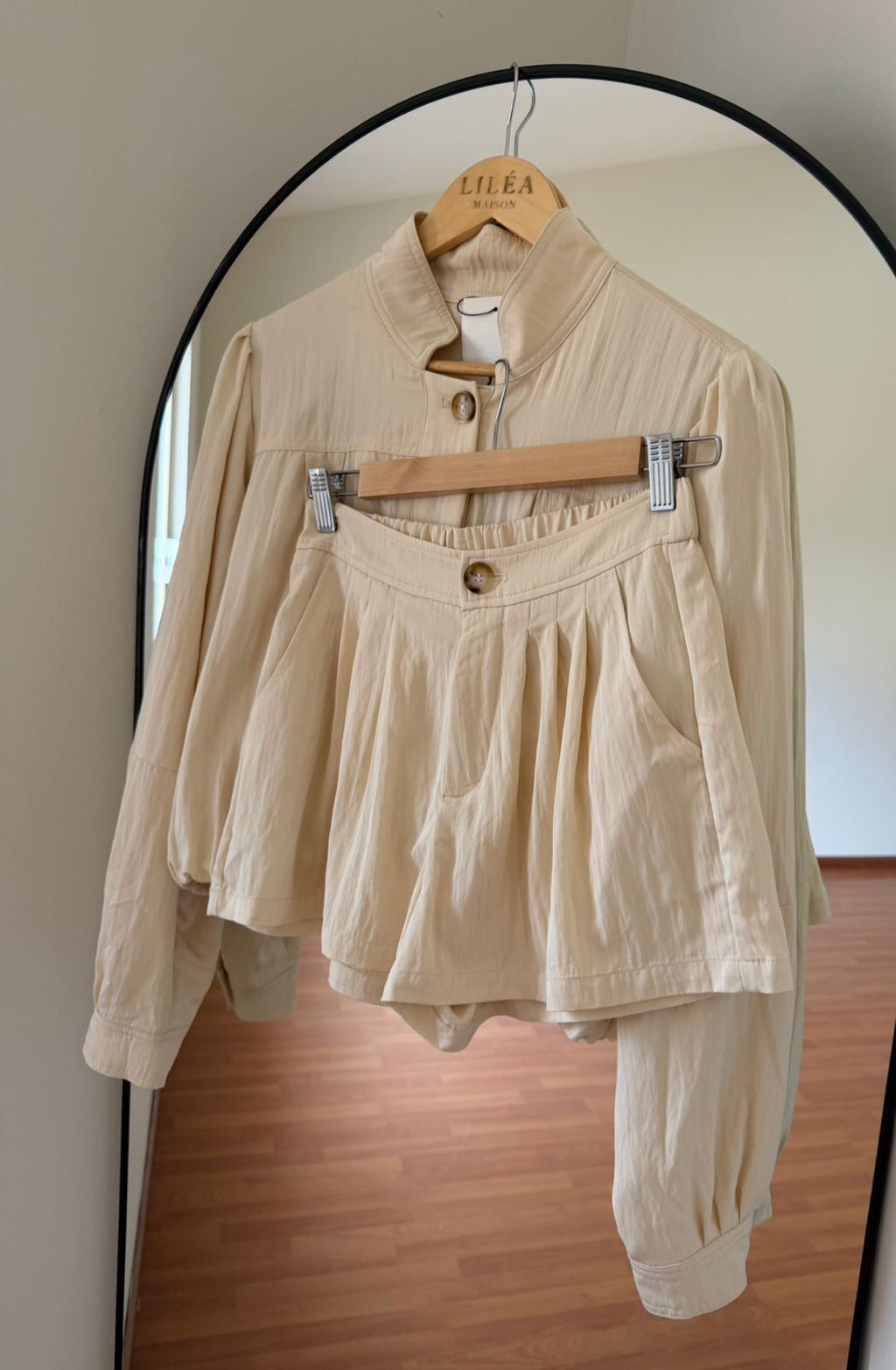 Cream set